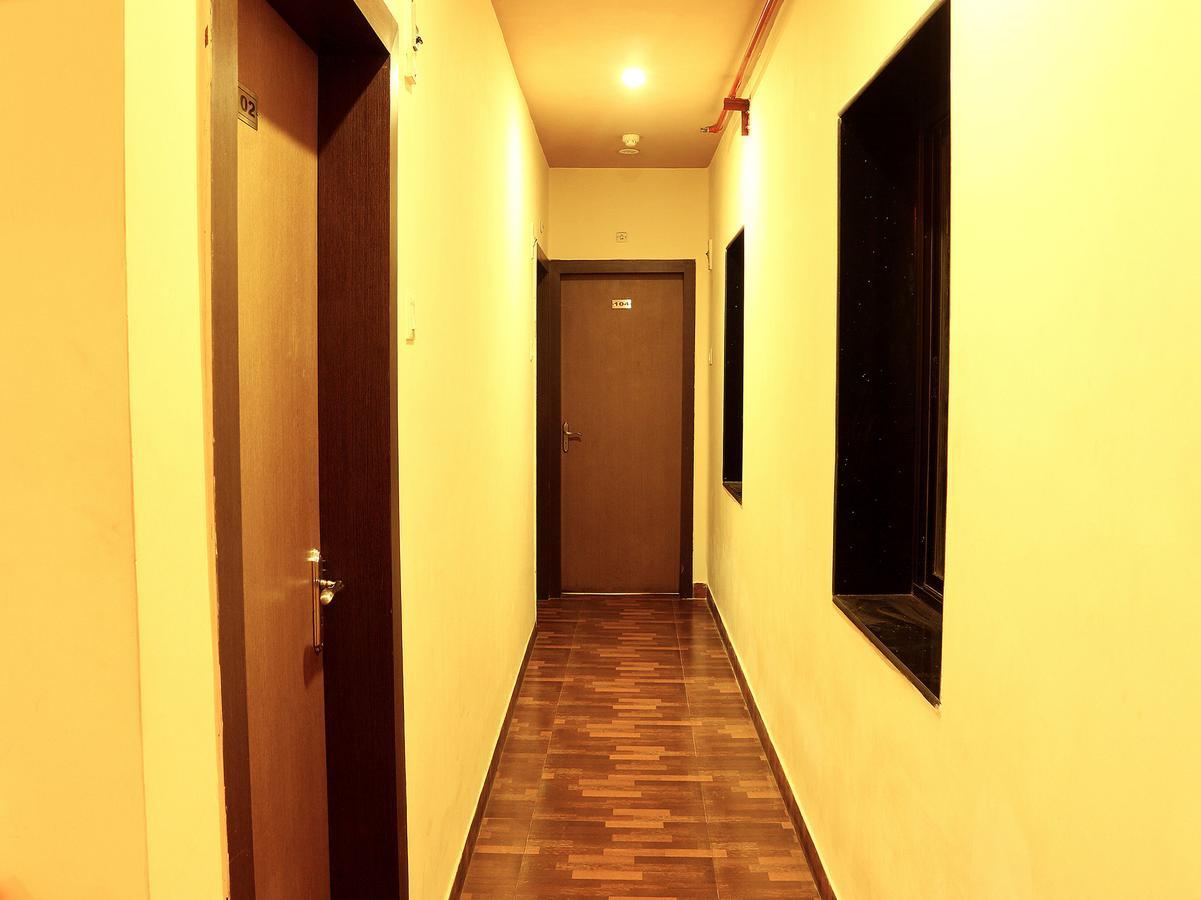 Hotel Trimoorti Колката Екстериор снимка