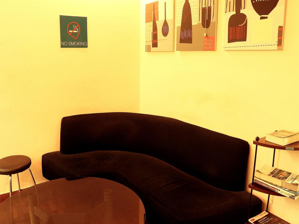 Hotel Trimoorti Колката Екстериор снимка